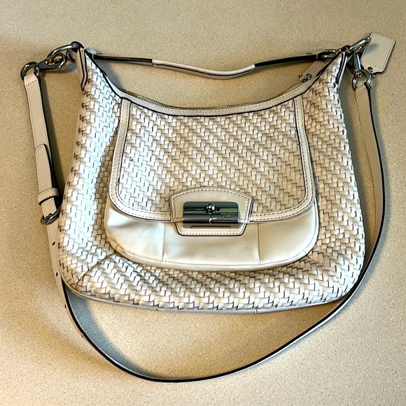 Coach white weaved genuine leather purse - Picture 5 of 12